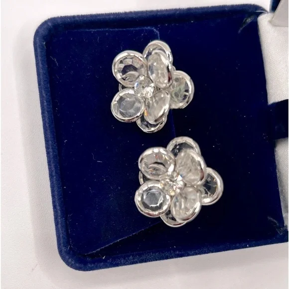 Vintage Crystal Flower Petal Glass Earrings Post Back Silver - Picture 6 of 8